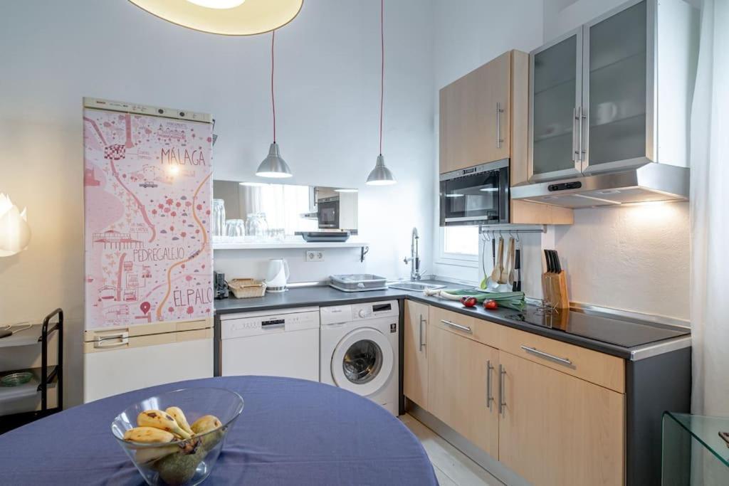Loft De Diseno Cerca De La Playa - El Palo Apartment Malaga Bagian luar foto