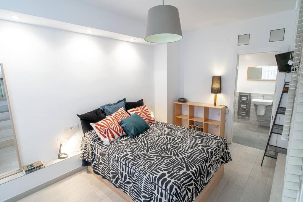 Loft De Diseno Cerca De La Playa - El Palo Apartment Malaga Bagian luar foto