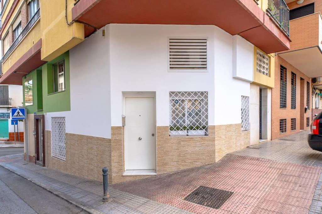 Loft De Diseno Cerca De La Playa - El Palo Apartment Malaga Bagian luar foto